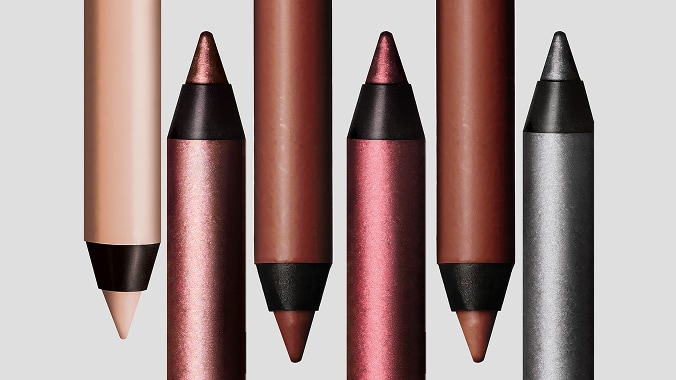 NOVINKA! M·A·C Kajal Excess longwear smoky eye liner​